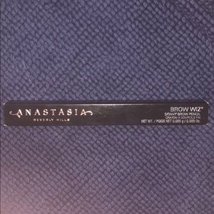 Unopened NEW Anastasia brow wiz in Taupe